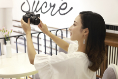 RF-S-10-18-Still-shooting_selfie-1-Lifestyle_031