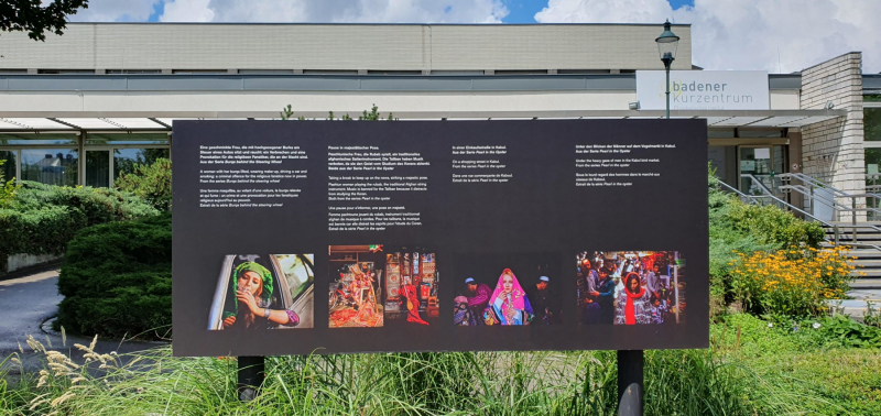 Teilübersicht der Ausstellungsbilder