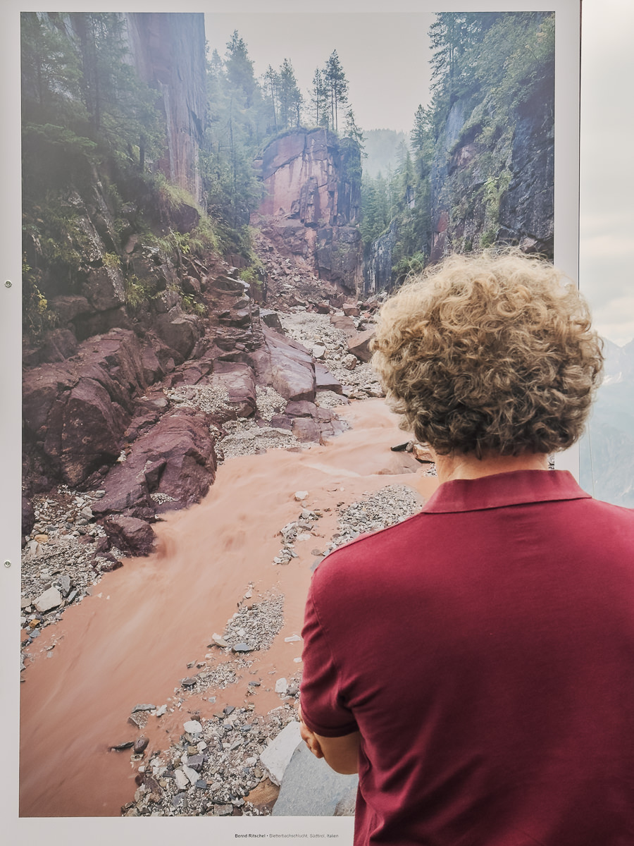 Eröffnung der Ausstellung "Wasser der Alpen" auf dem Nebelhorn durch Bernd Ritschel (hier mit Claudia Roth)