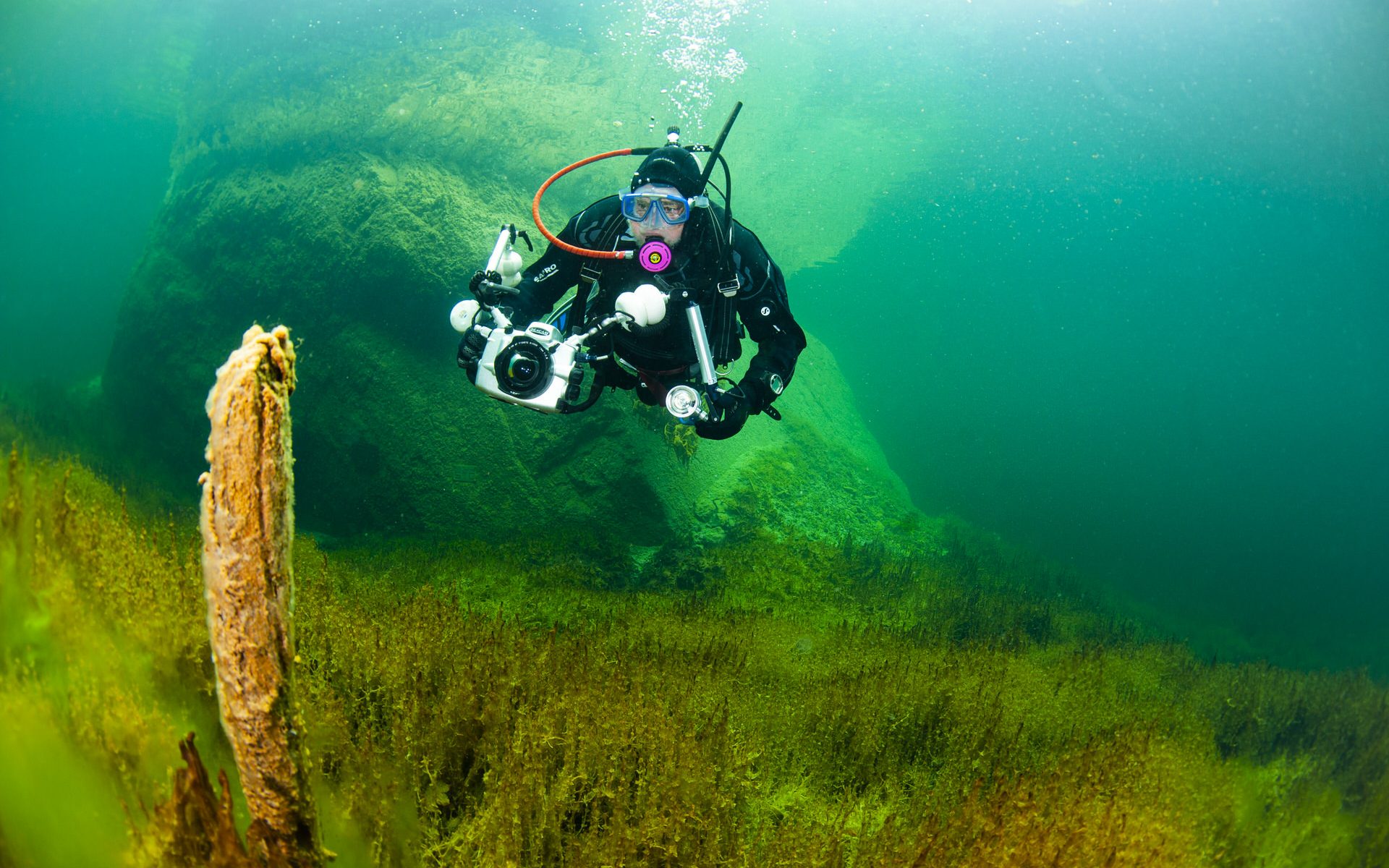 FPC455 - La Gacilly - Baden Photo 2025: Ein persönliches Gespräch mit Herbert Frei, dem Süßwasserpapst und seiner Frau Helma 1 Fotopodcast Bild 25 Herbert im See auf Fotojagd DSC 7994